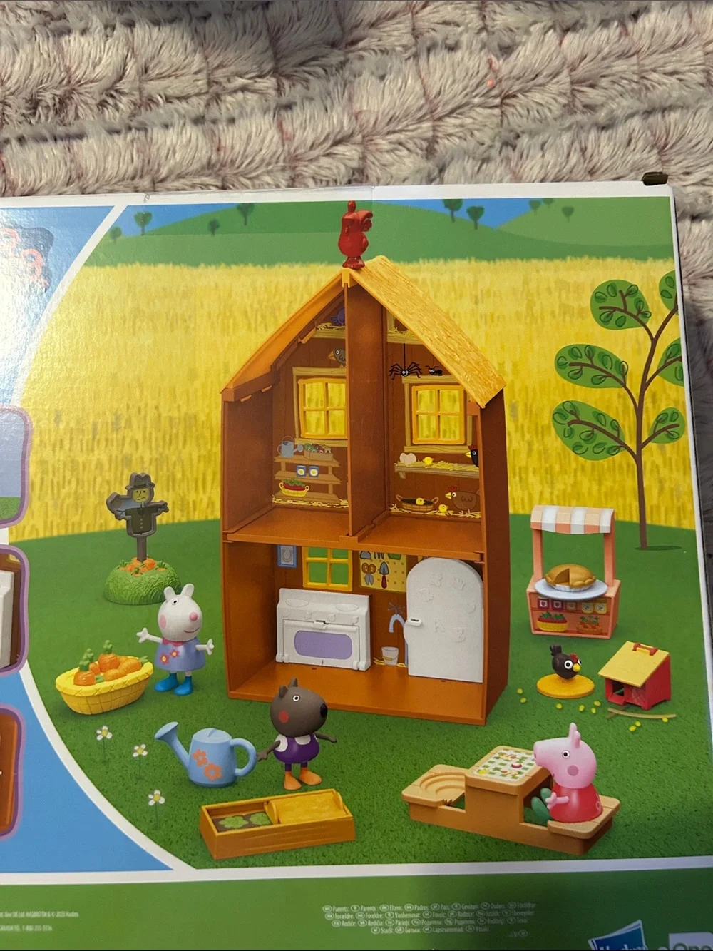 Peppa Pig Farm Playset with 14 pieces new